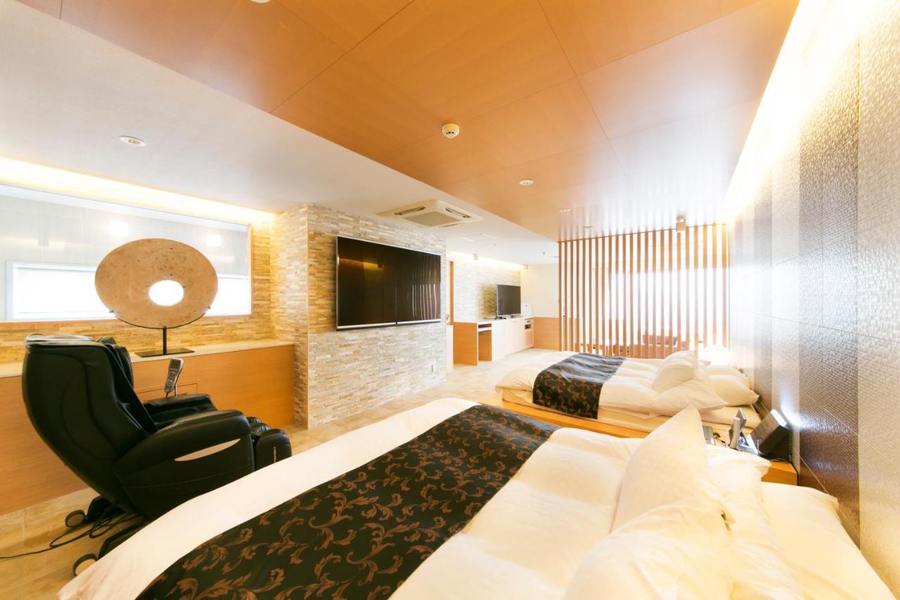 Hotel Lotus Toyonaka (Adults Only) Osaka Ngoại thất bức ảnh